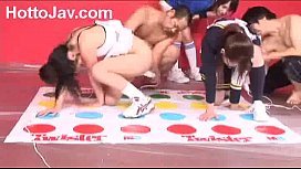 Twister porno japonês com muita putaria