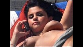 Selena gomez pelada mostrando a buceta