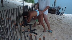 Nifetas na praia fazendo muito sexo