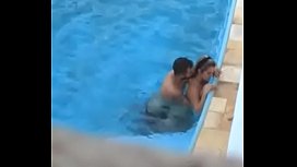 Videos sexo na piscina publica do hotel