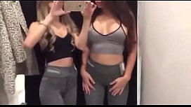 Lésbicas lindas fazendo sexo na loja de roupa