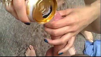 Bêbada faz sexo caseiro no rio com amigo
