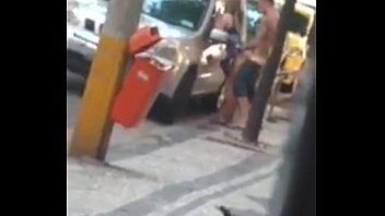 Mulher novinha flagra sexo de casal bêbado na rua