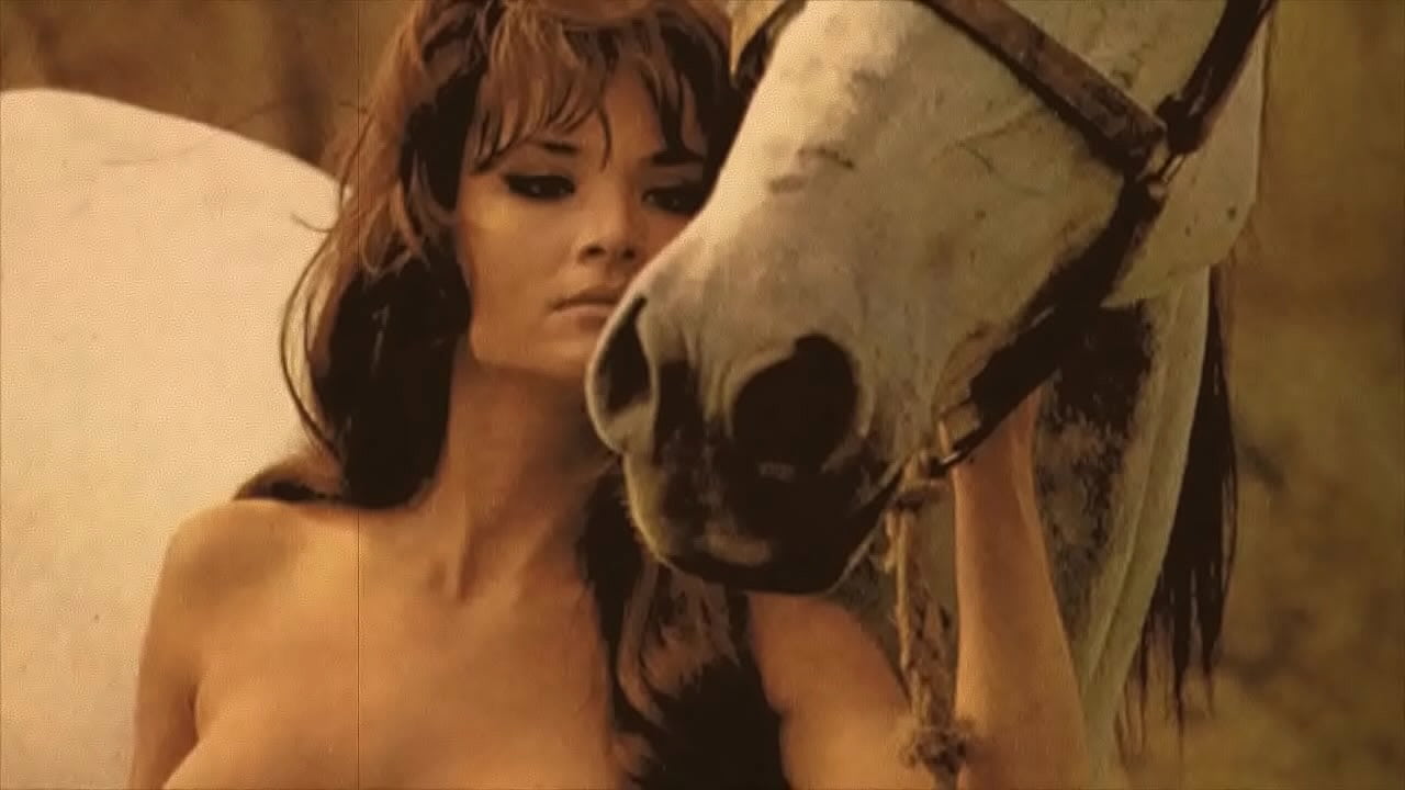 Mulheres cavalgando pelada em cima do cavalo Xvideos imagem