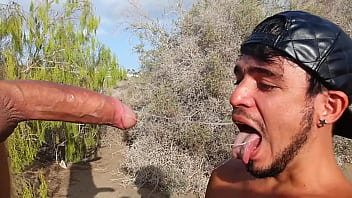 Vídeo porno gay brasileiro com anal no mato