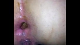 Novinha faz um porno cagando no pau