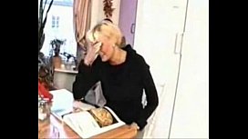 Professora tesuda dando pro aluno